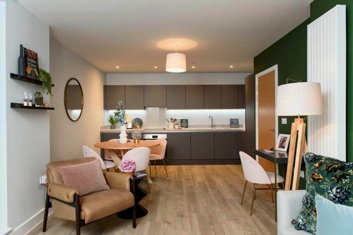 1 Bedroom Flat To Rent In Marketfield Way, Redhill, RH1