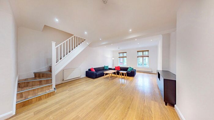 2 Bedroom Flat To Rent In Stucley Place, Camden Town, NW1