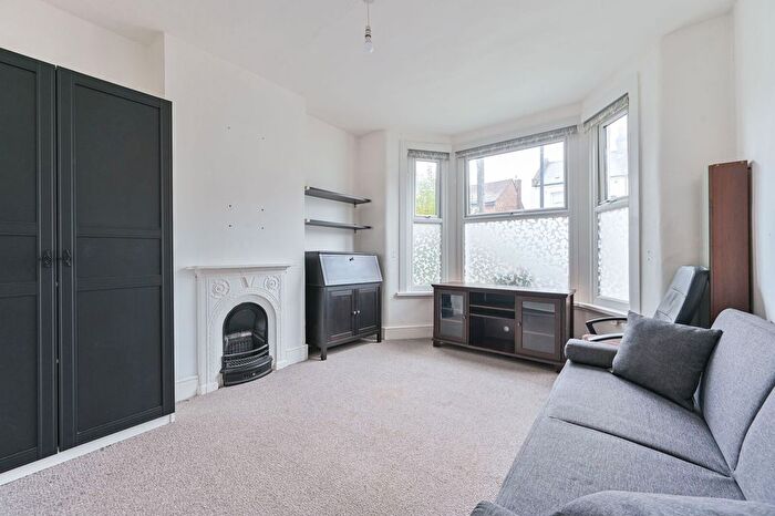 1 Bedroom Maisonette To Rent In Danbrook Road, Streatham Common, London, SW16