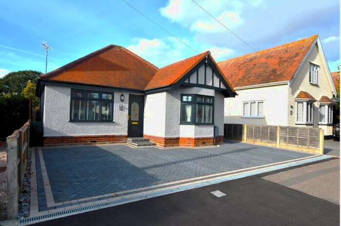 3 Bedroom Bungalow To Rent In Kings Avenue, Holland-on-Sea, CO15