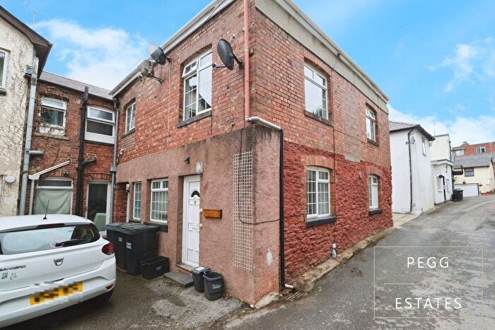 4 Bedroom Block Of Flats For Sale In Walnut Lane, Torquay, TQ2