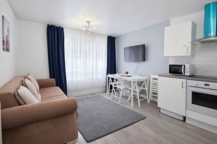 2 Bedroom Flat To Rent In Burder Close, London, N1