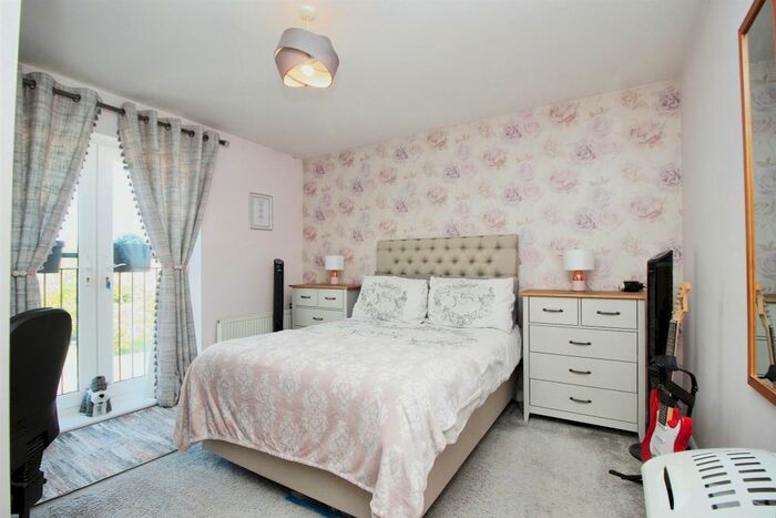 2 Bedroom Flat For Sale In Colliers Way, Huntington, Cannock, WS12
