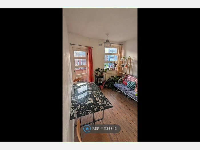 3 Bedroom Flat To Rent In Edward Street Flats, Sheffield, S3