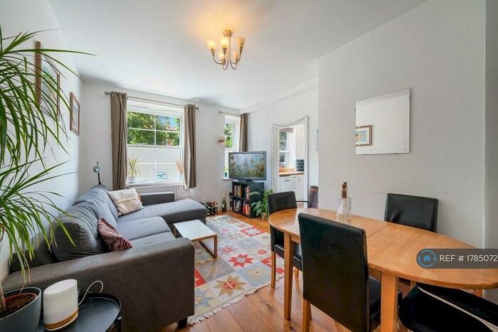 3 Bedroom Flat To Rent In Vauban Estate, London, SE16