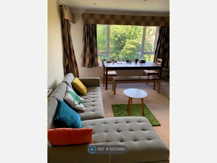 2 Bedroom Flat To Rent In Moss Hall Grove, London, N12