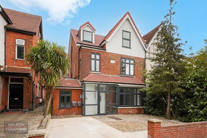 2 Bedroom Flat For Sale In Kenton Road, Harrow, HA1