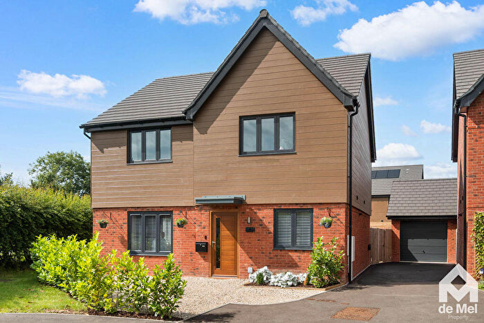 3 Bedroom Detached House For Sale In Tiger Moth Drive, Stoke Orchard, Cheltenham, GL52