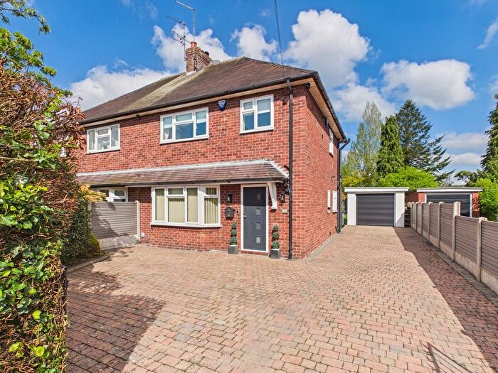 3 Bedroom Semi Detached House For Sale In Smithfield Road, Market Drayton, Shropshire, TF9