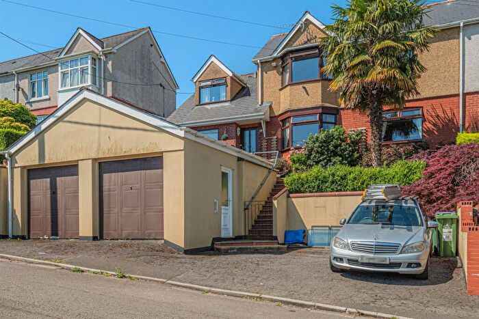 3 Bedroom Semi-Detached House For Sale In Broadway, Pontypool, NP4