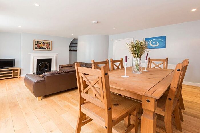 2 Bedroom Flat To Rent In Edbrooke Road, London, W9