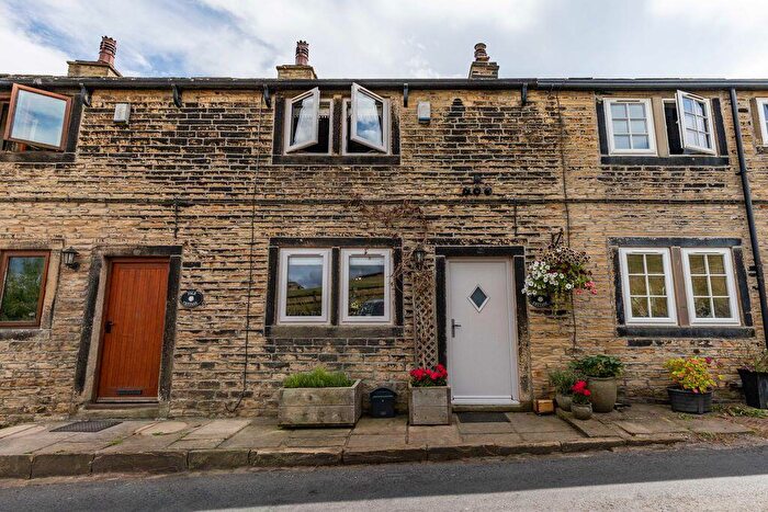 2 Bedroom Cottage For Sale In Lapwing Cottage, Lower Red Brink Lane, Sowerby Bridge, HX6