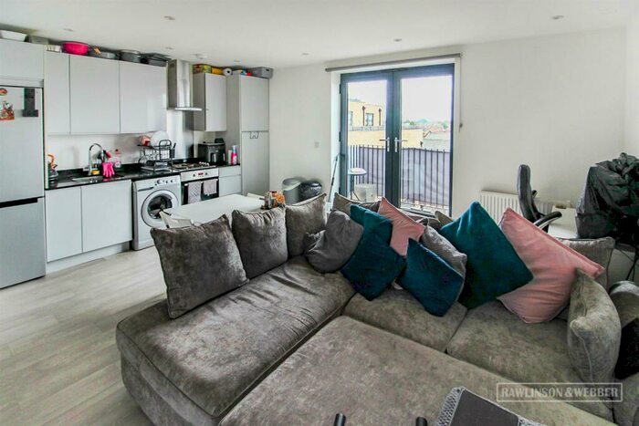 1 Bedroom Apartment To Rent In Molesey Road, West Molesey, KT8