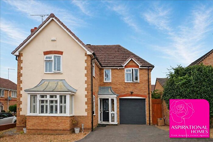 4 Bedroom Detached House For Sale In Keston Way, Raunds, Northamptonshire, NN9