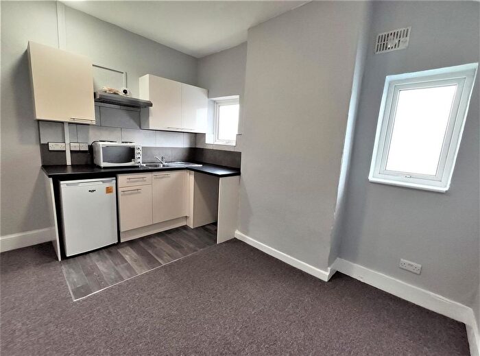 1 Bedroom Flat To Rent In Windsor Street, Rhyl, LL18