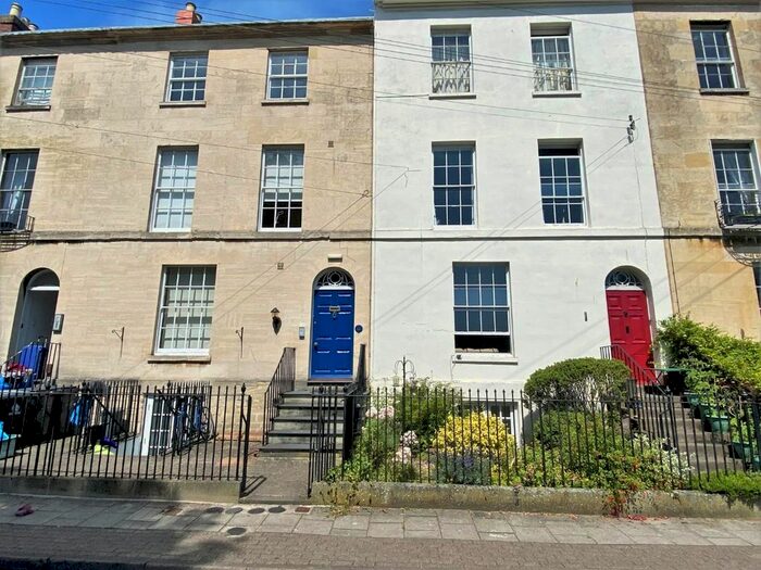 2 Bedroom Flat For Sale In Brunswick Square, Gloucester, GL1