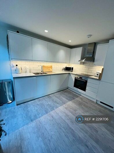 1 Bedroom Flat To Rent In Long Street, London, E2