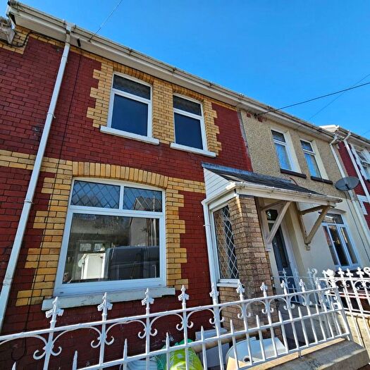 3 Bedroom Terraced House To Rent In The Avenue, Pontycymer, Bridgend, CF32