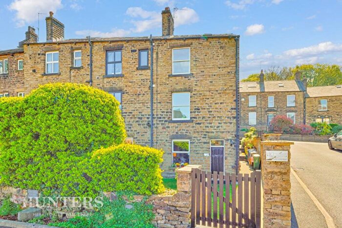 1 Bedroom Flat For Sale In Huddersfield Road, Delph, Saddleworth, OL3