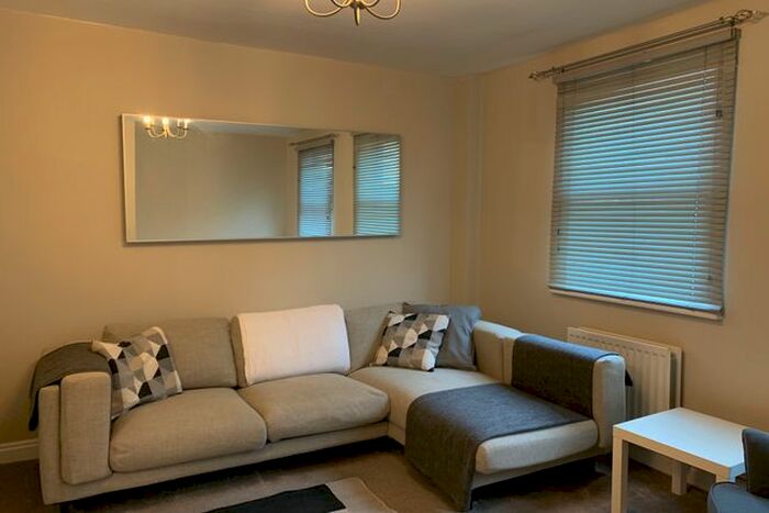 3 Bedroom Flat To Rent In New Road, Southampton SO14