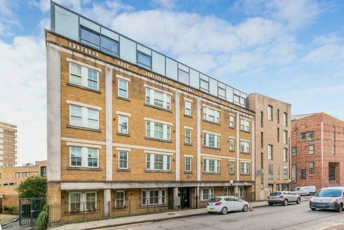 2 Bedroom Flat To Rent In Hackney Road, E2