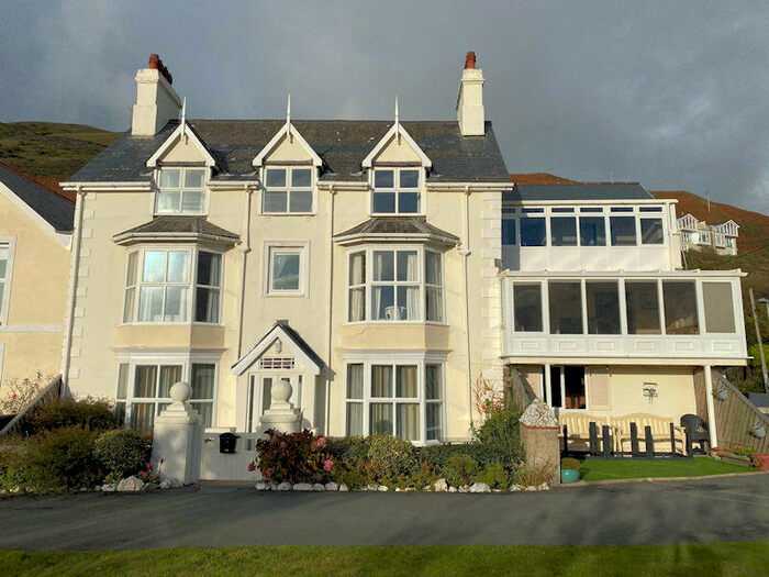 4 Bedroom Apartment For Sale In Apartment Ty Ardudwy Aberdyfi Gwynedd, LL35
