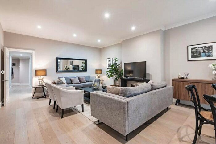 3 Bedroom Apartment To Rent In Fitzjohn’s Avenue, London, NW3