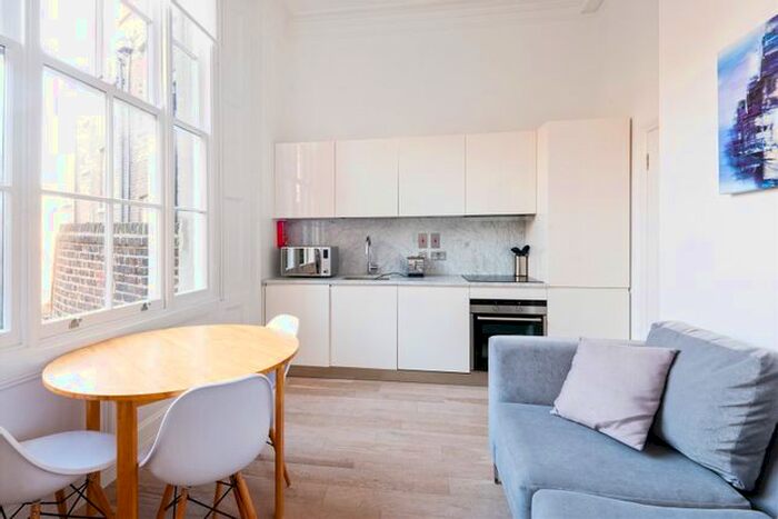 1 Bedroom Flat To Rent In Pakenham Street, London, WC1X