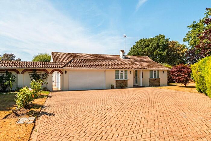 3 Bedroom Detached Bungalow For Sale In Roundle Avenue, Felpham, PO22