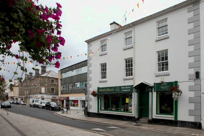 2 Bedroom Flat To Rent In Brook Street, Tavistock, PL19
