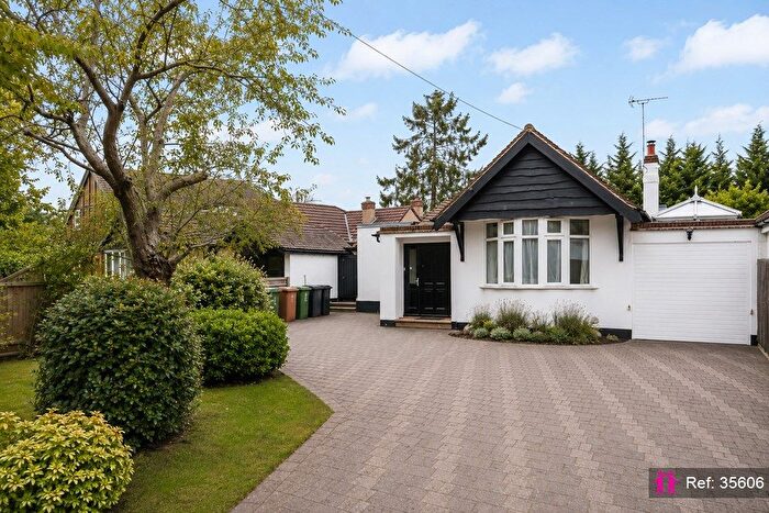 3 Bedroom Detached House For Sale In Salisbury Road, Worcester Park, KT4