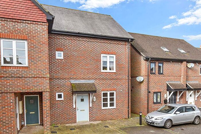 1 Bedroom Flat For Sale In Holders Close, Billingshurst, West Sussex, RH14
