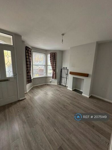 3 Bedroom Terraced House To Rent In Longfellow Road, Gillingham, ME7