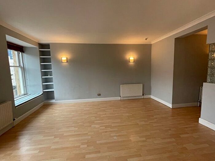 2 Bedroom Flat To Rent In Bath Street, City Centre, Glasgow, G2
