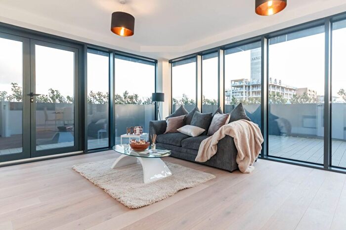 2 Bedroom Flat To Rent In The Dock Office, Furness Quay, Salford Quays, M50