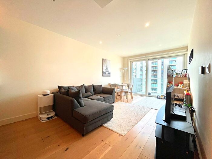 2 Bedroom Flat To Rent In Norton House, Duke Of Wellington Avenue, Royal Arsenal Riverside, Woolwich, SE18