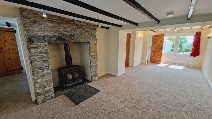 3 Bedroom End Of Terrace House To Rent In High Street, Delabole, PL33