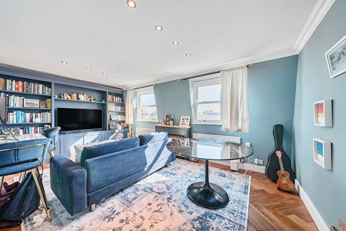 2 Bedroom Flat For Sale In Finborough Road, London, SW10