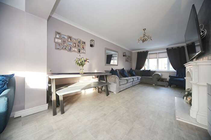 3 Bedroom Semi-Detached House For Sale In Woodlands Drive, Shevington, WN6