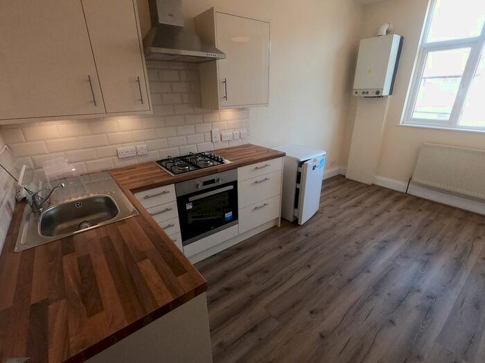 1 Bedroom Flat To Rent In Lower Addiscombe Road, Addiscombe, Croydon, CR0