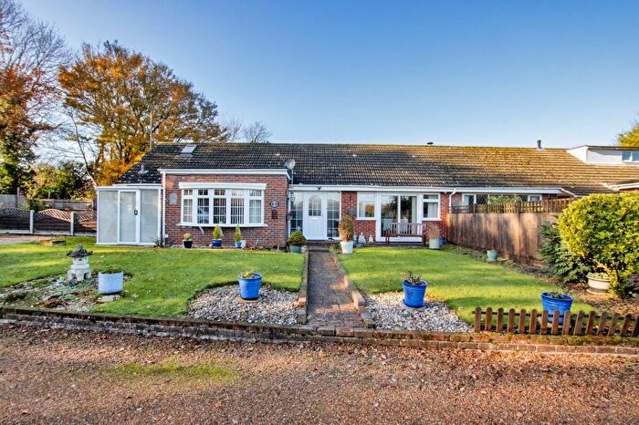 3 Bedroom Bungalow For Sale In Church Road, Hartley, Longfield, Kent, DA3