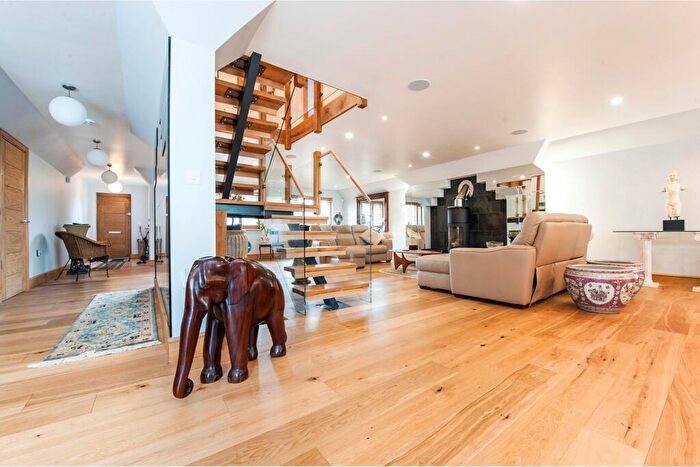 5 Bedroom House To Rent In Berry Hill Road, Cirencester, Gloucestershire, GL7