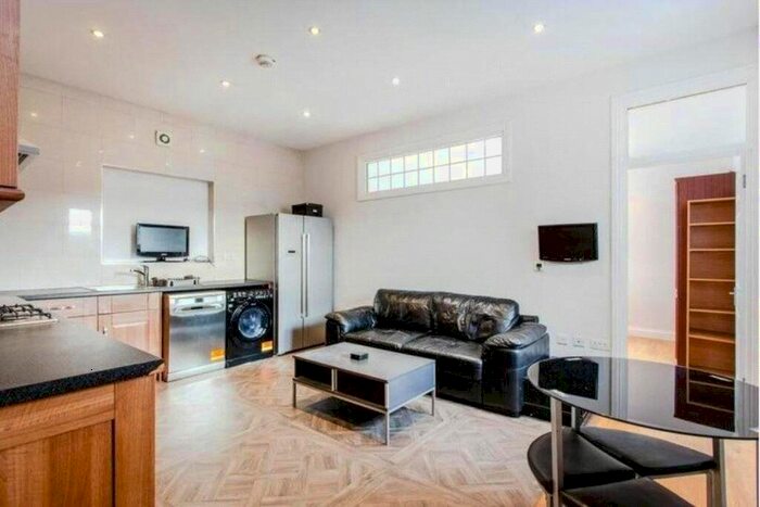 4 Bedroom Property To Rent In Camden Road, Holloway, London, N7