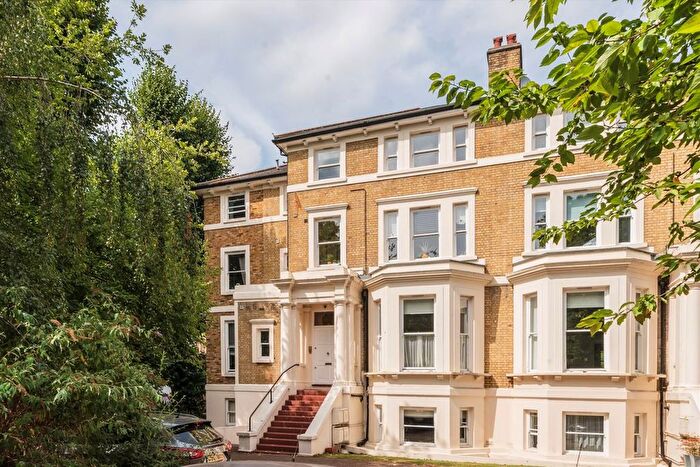 3 Bedroom Flat To Rent In Mattock Lane, Ealing, W5