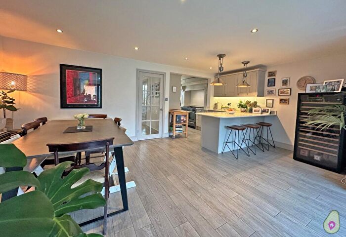 3 Bedroom Semi-Detached House For Sale In Wycombe Road, Holmer Green, HP15
