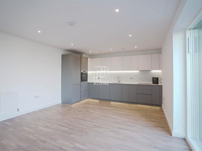 1 Bedroom Flat To Rent In Sibley House, London, UB1