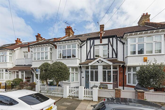 2 Bedroom Flat For Sale In Portman Avenue, East Sheen, SW14