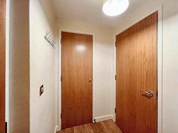 1 Bedroom Apartment For Sale In Mill Road, Gateshead, Tyne And Wear, NE8