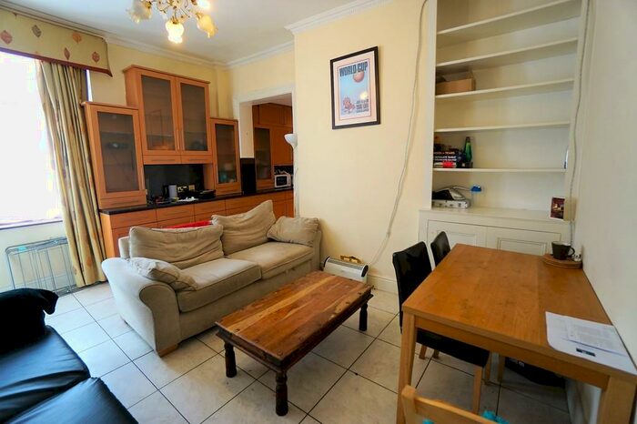 4 Bedroom Maisonette To Rent In Ashley Down Road, Horfield, Bristol, BS7