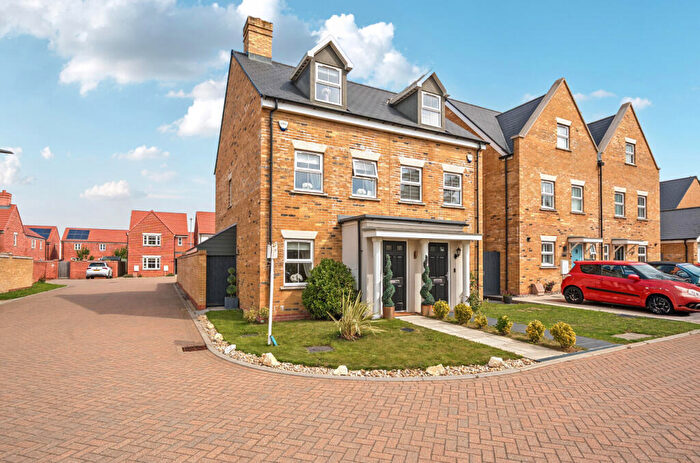 3 Bedroom Semi-Detached House For Sale In Ashwell Drive, Bishop's Stortford, Hertfordshire, CM23